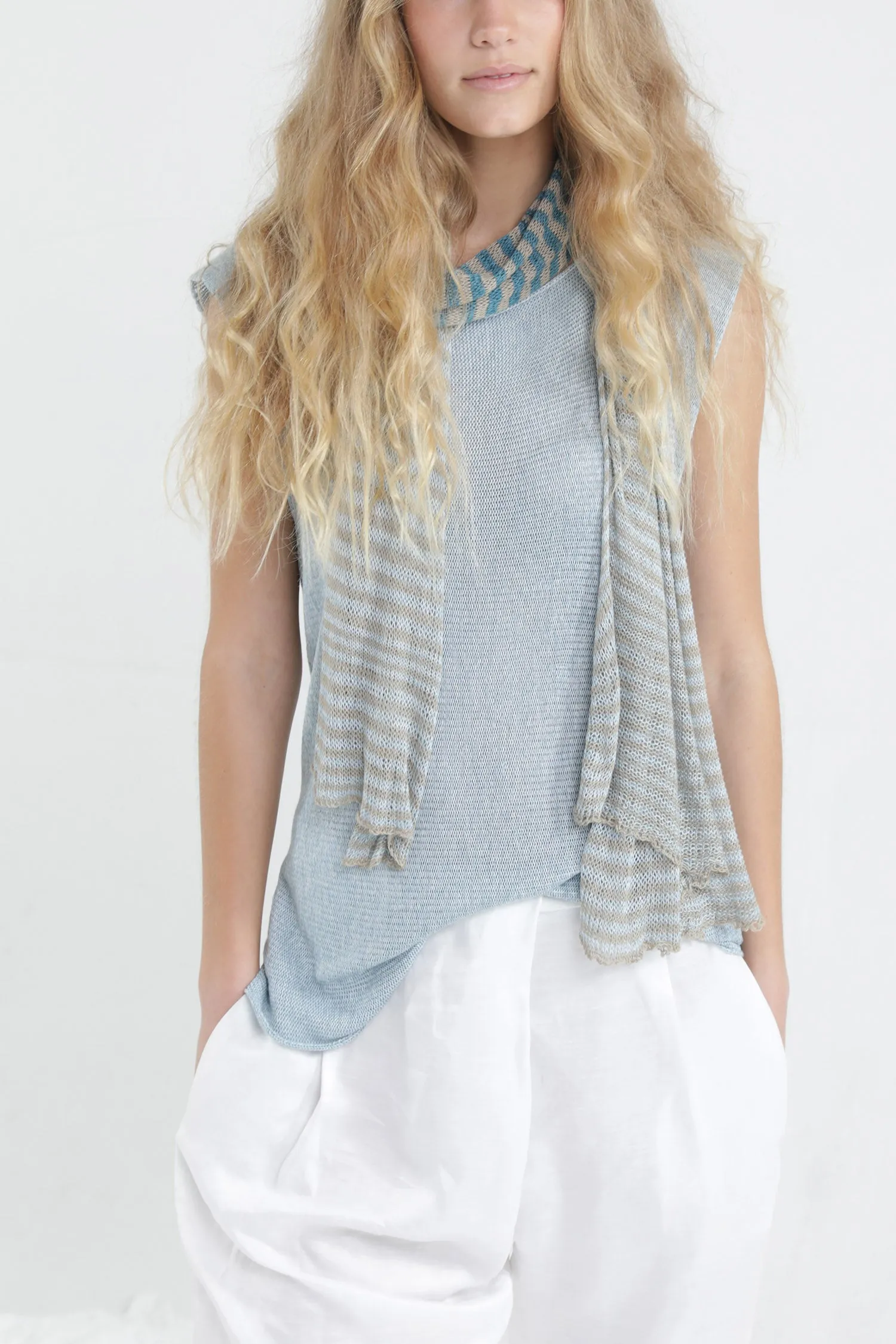 Boat neck sleeveless knit top - Turquoise