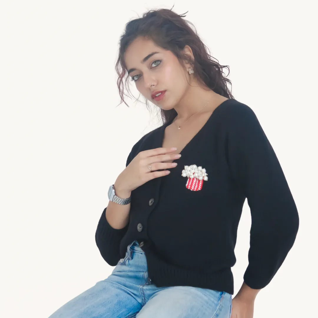 Noa Cardigan – Cozy, Warmth, and Affection in Handknitted Wool