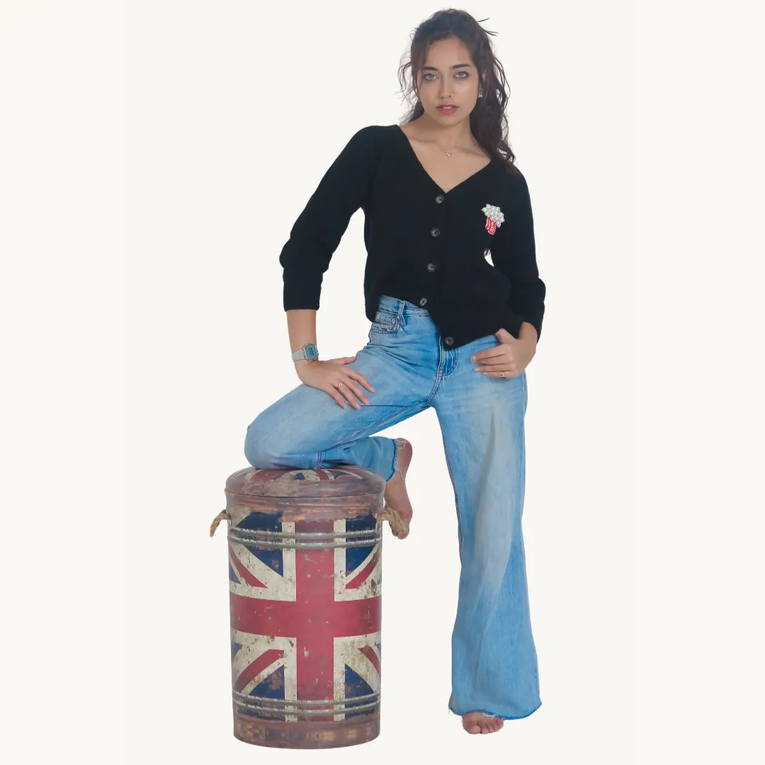 Noa Cardigan – Cozy, Warmth, and Affection in Handknitted Wool