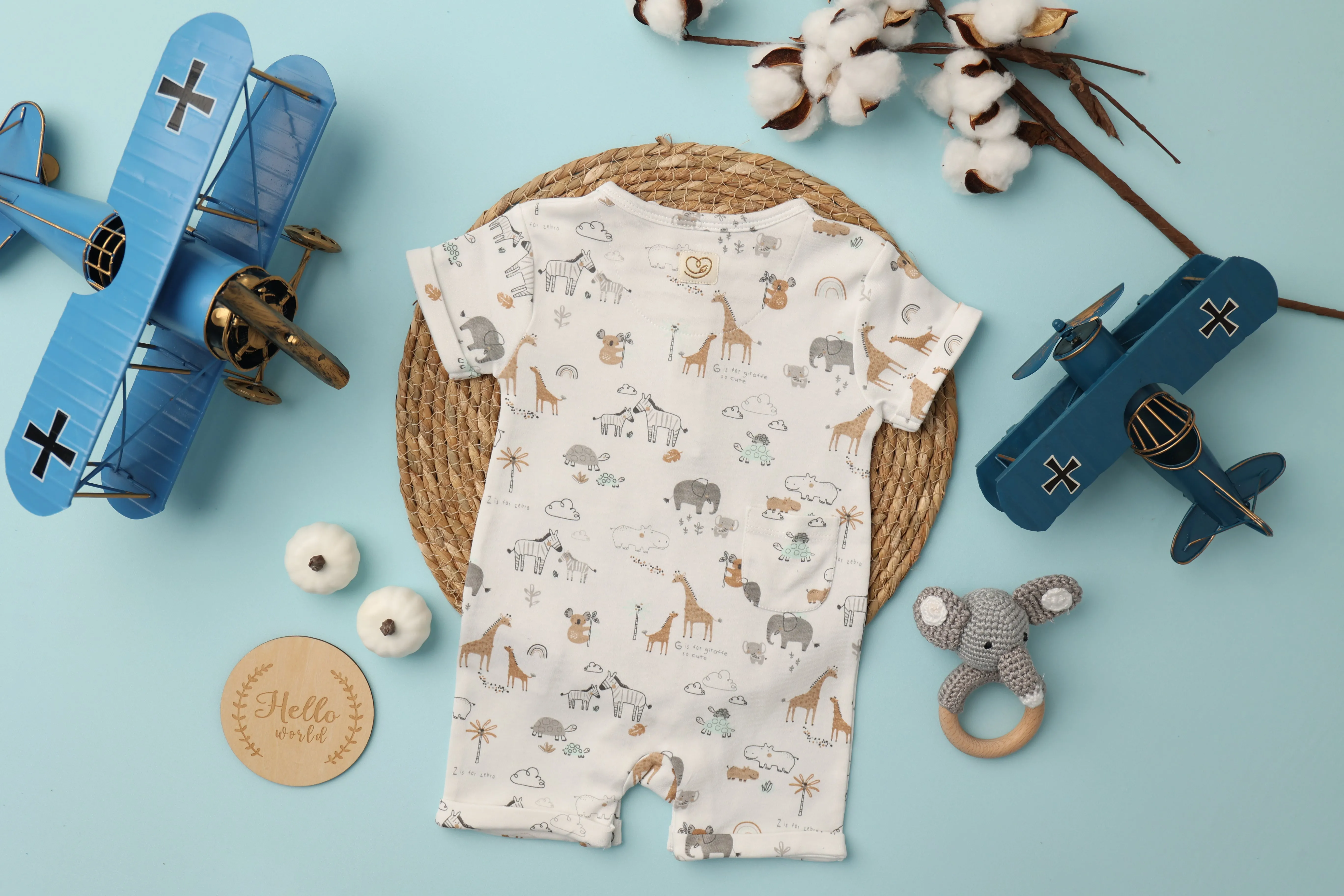 OVERALL DESIGN HALF ROMPER