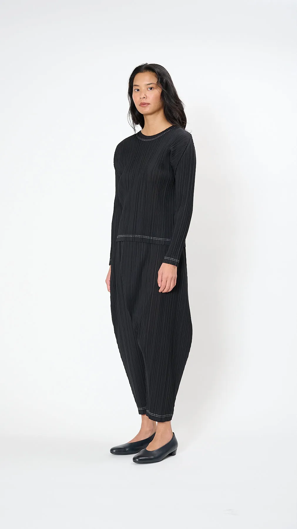 Ramie Pleats Top in Black