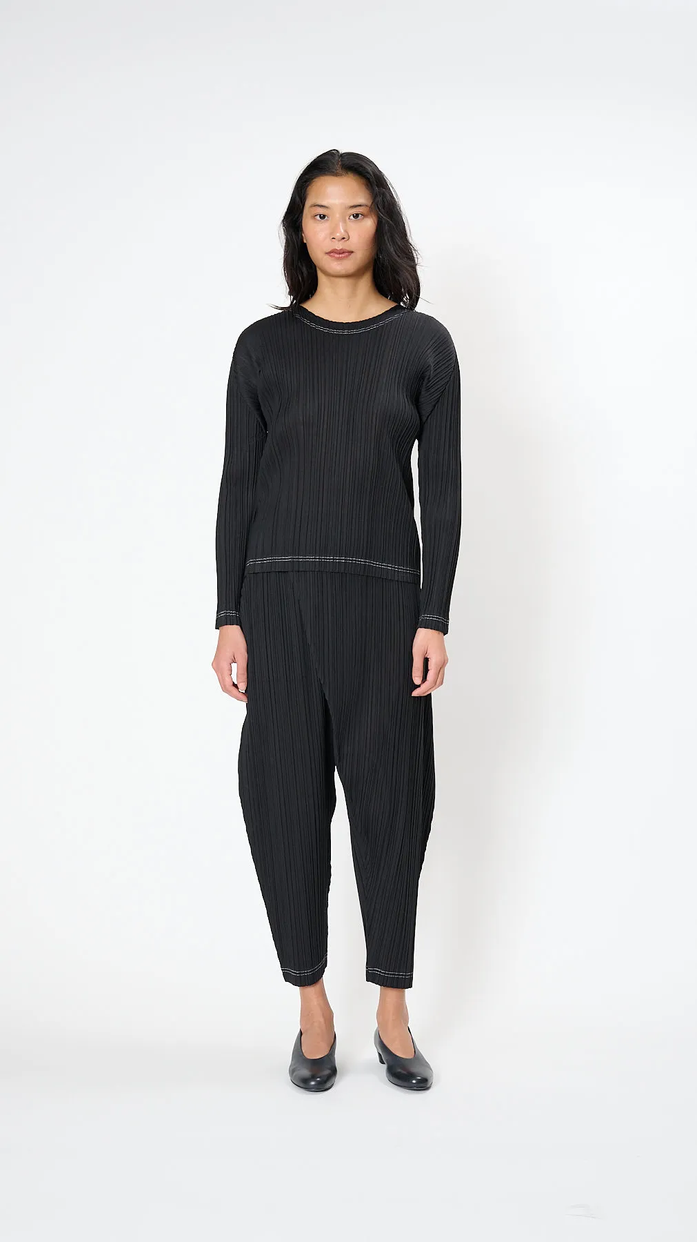 Ramie Pleats Top in Black
