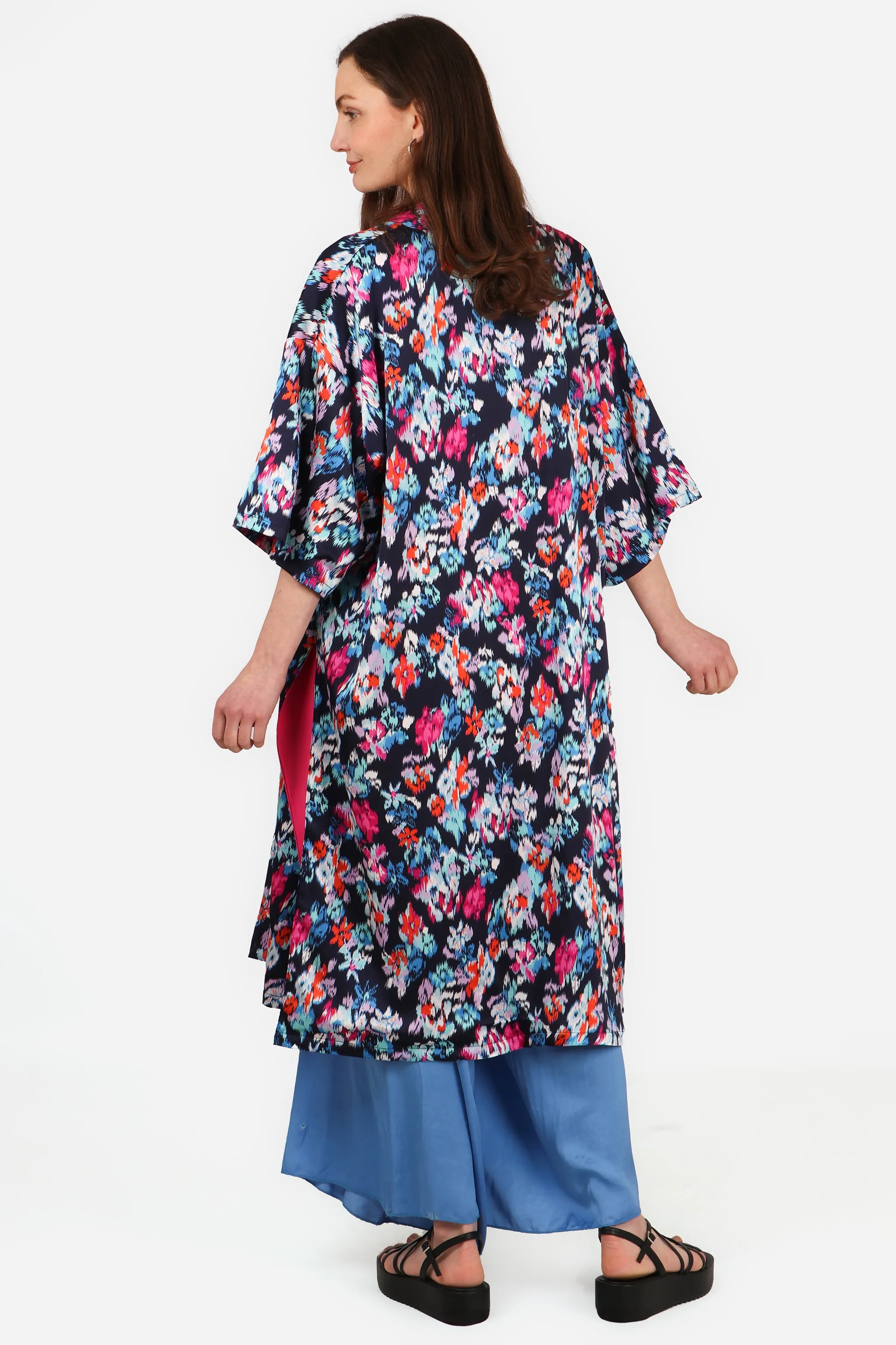 Silk Textured Abstract Floral Print Lined Kimono Jacket in Navy Blue