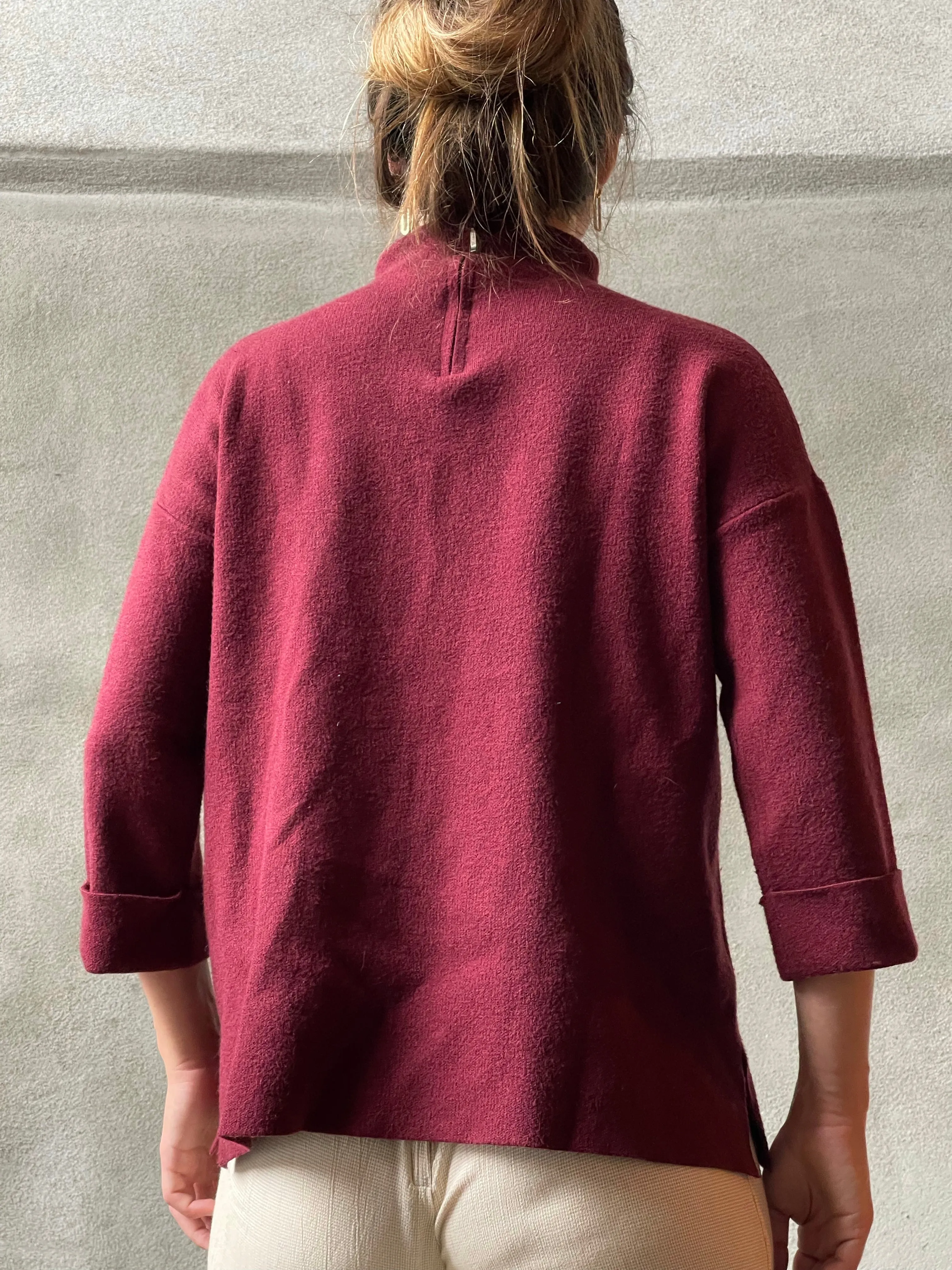 Tahari Cozy Wine Sweater - M