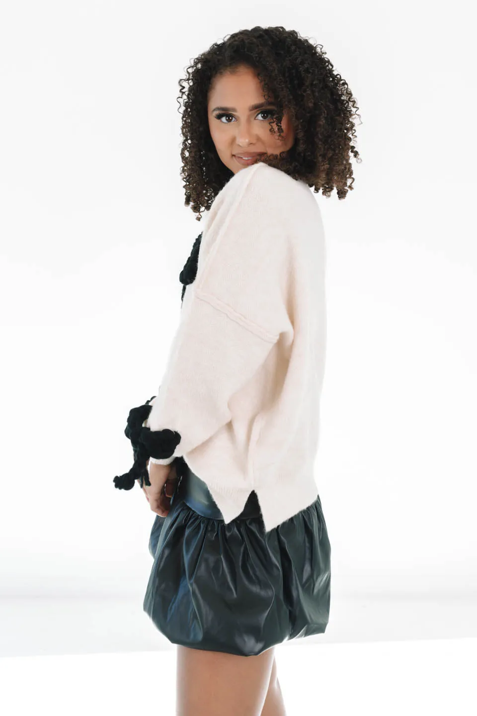 Take A Bow Sweater - Ivory