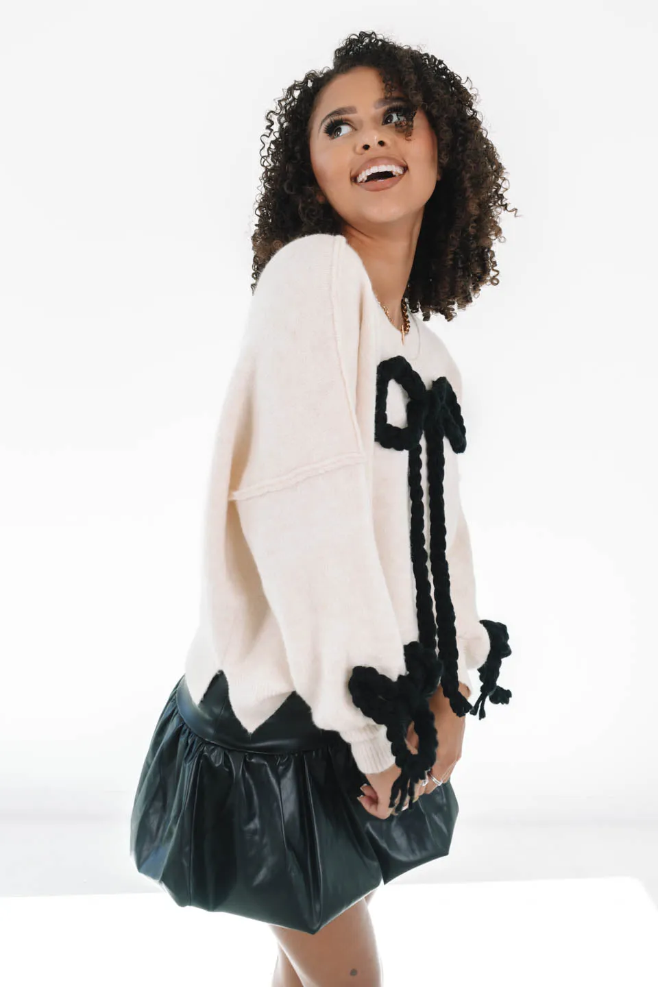 Take A Bow Sweater - Ivory