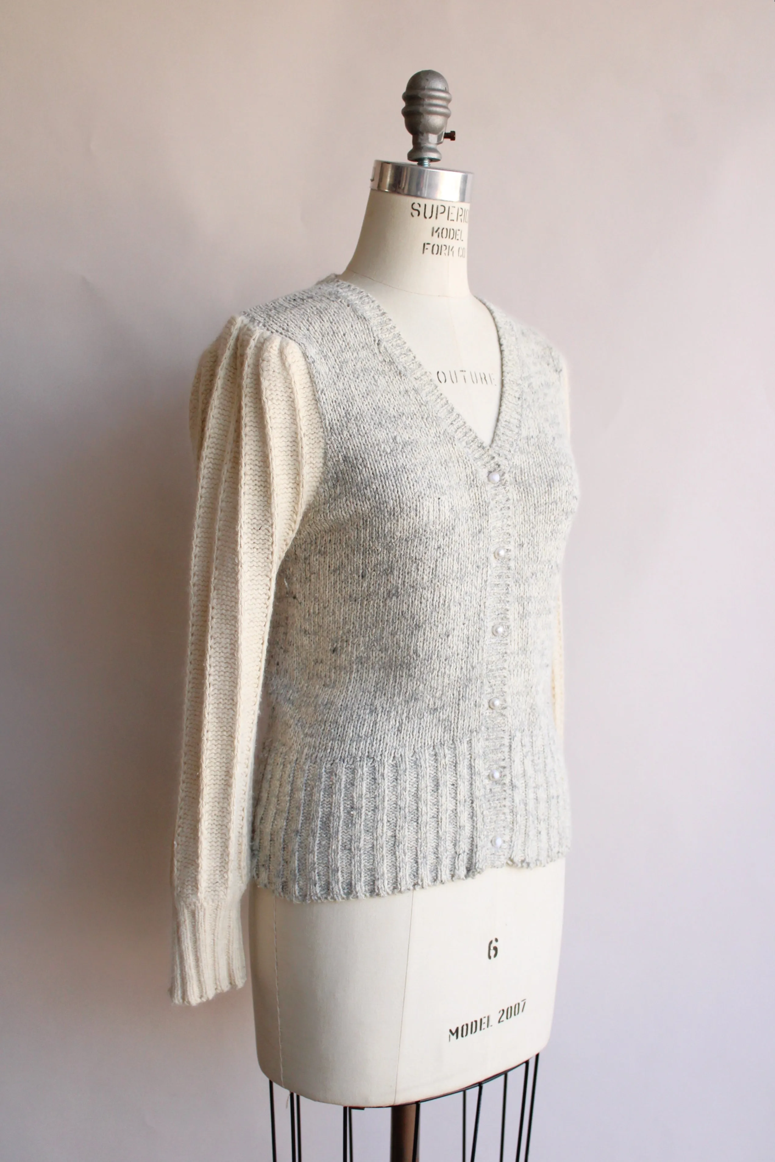 Vintage 1980s Gray and Cream Sweater
