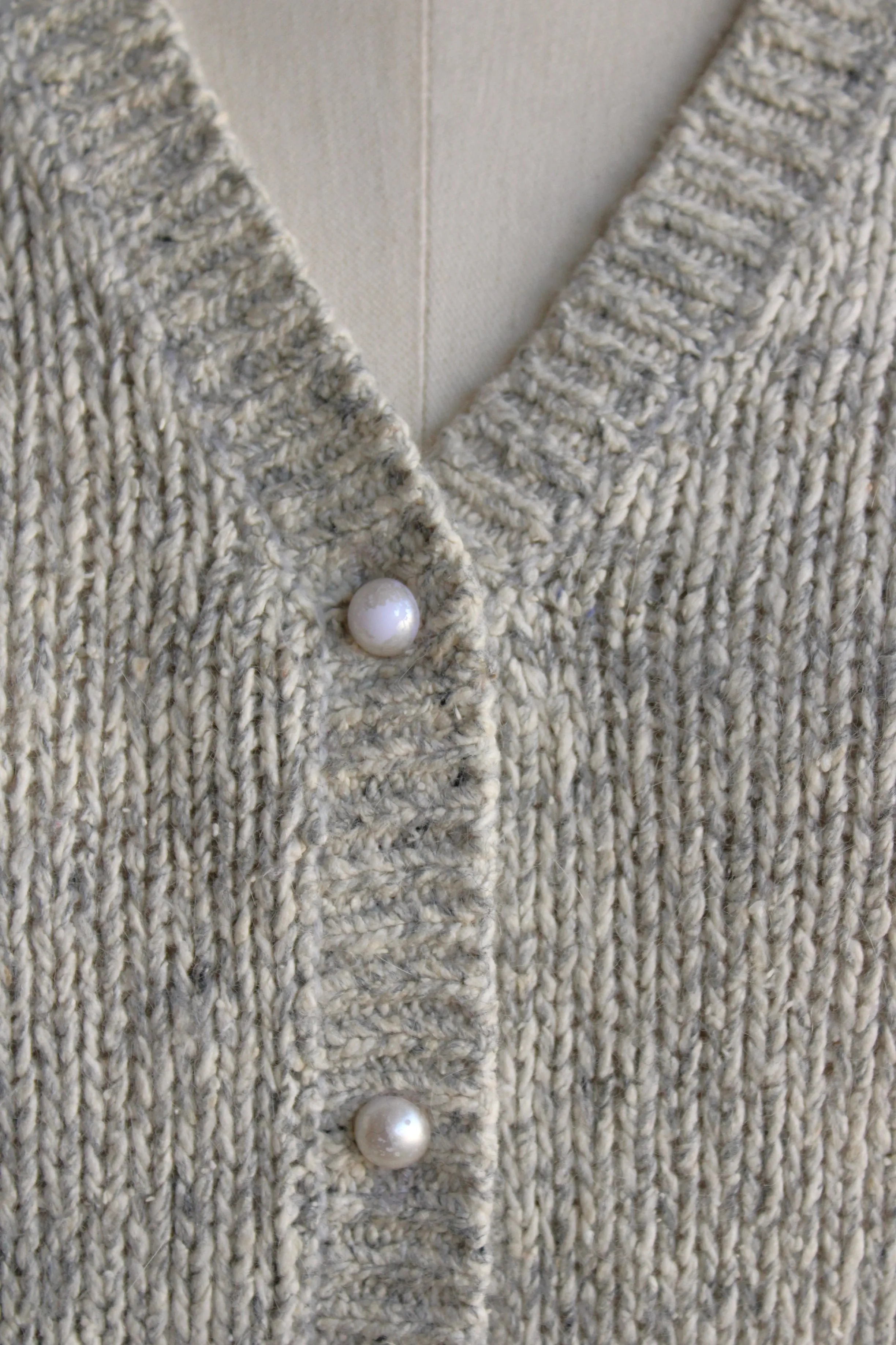 Vintage 1980s Gray and Cream Sweater
