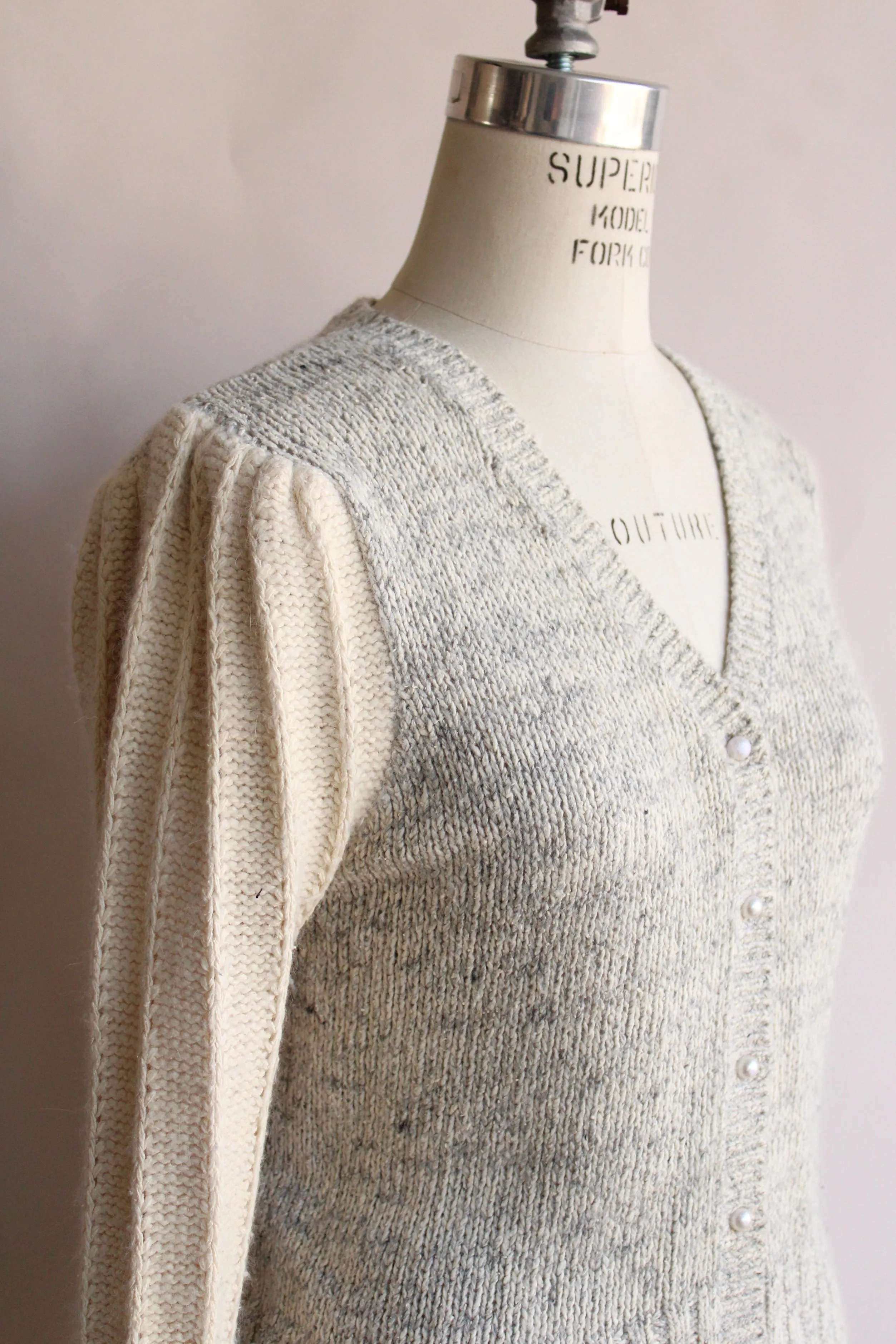 Vintage 1980s Gray and Cream Sweater
