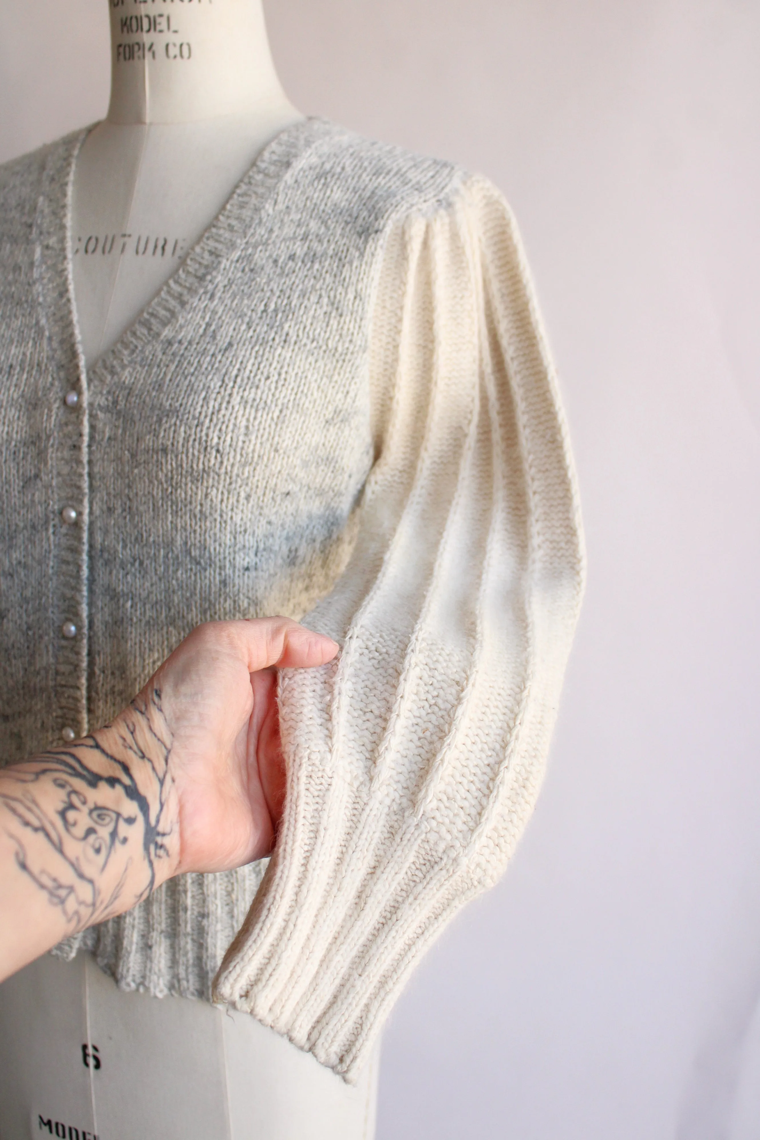 Vintage 1980s Gray and Cream Sweater