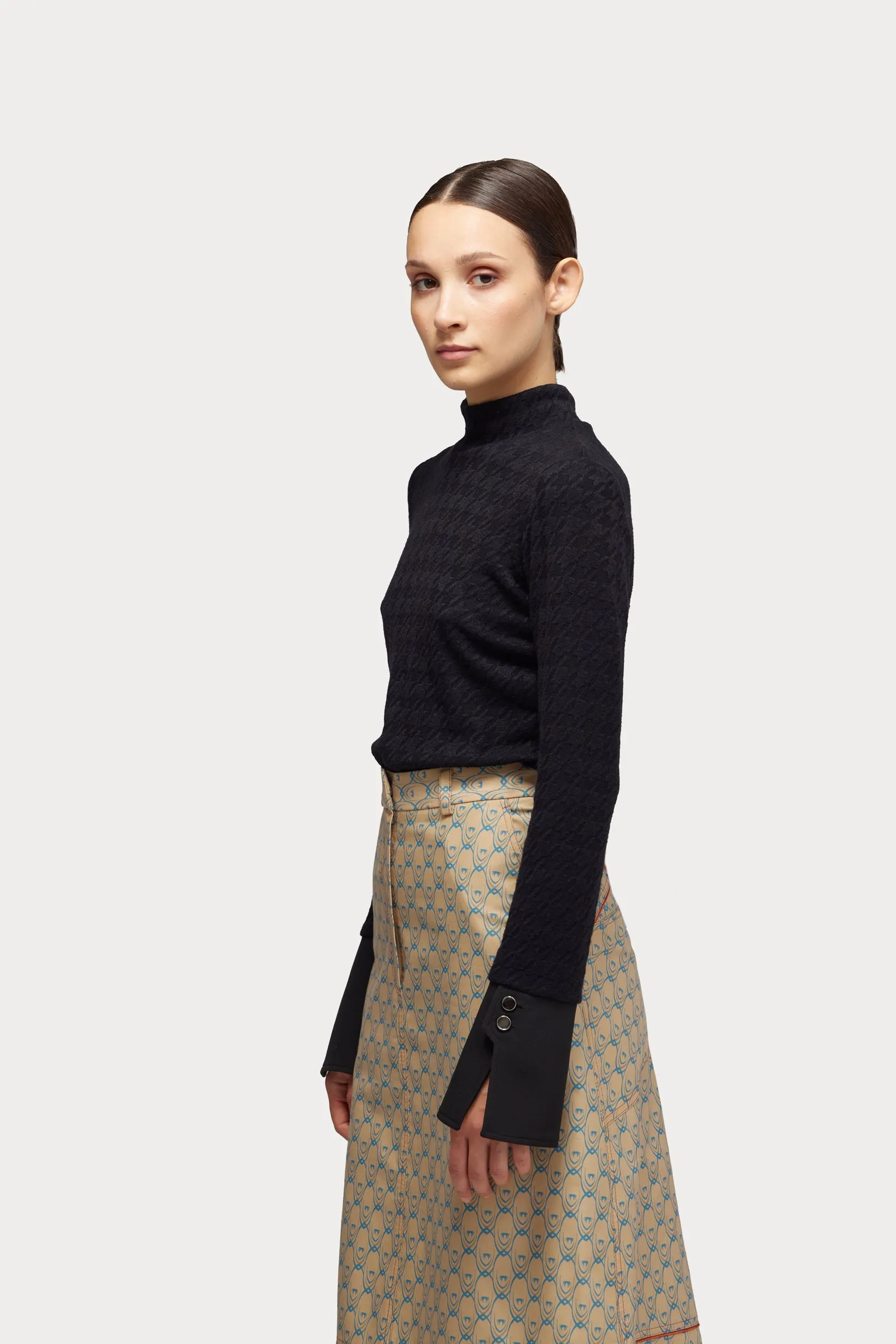 Warm Braided Knit Top With Cuffed Sleeves Black