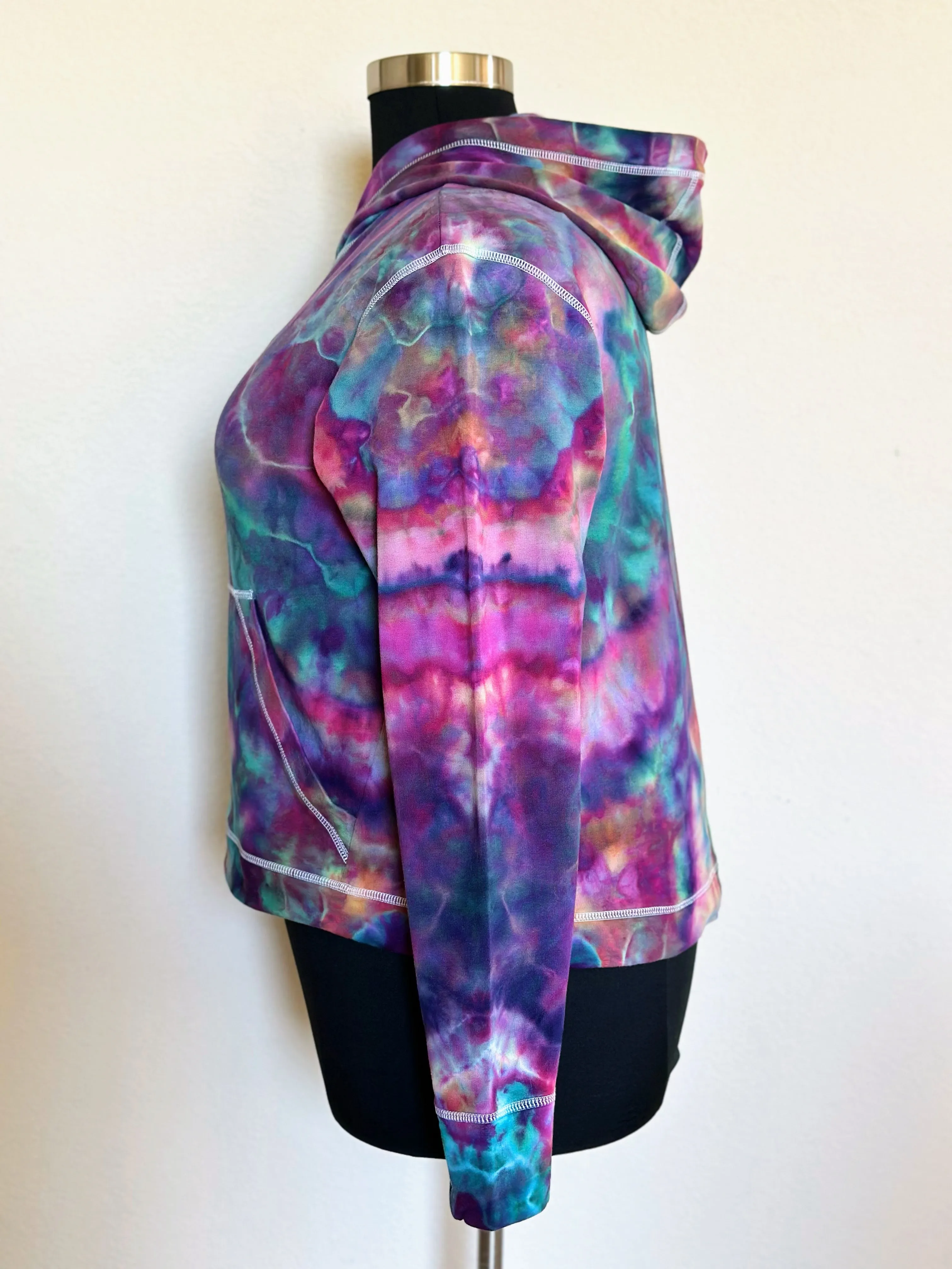 Women’s XXL (fits more like an XL) Geode Thumbhole Hoodie in ‘Cosmic Eyes’